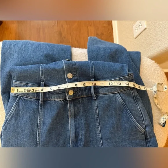 Women’s PAIGE Anessa Seamed Denim Wide Leg Cropped Jumpsuit in Delia - Picture 10 of 13